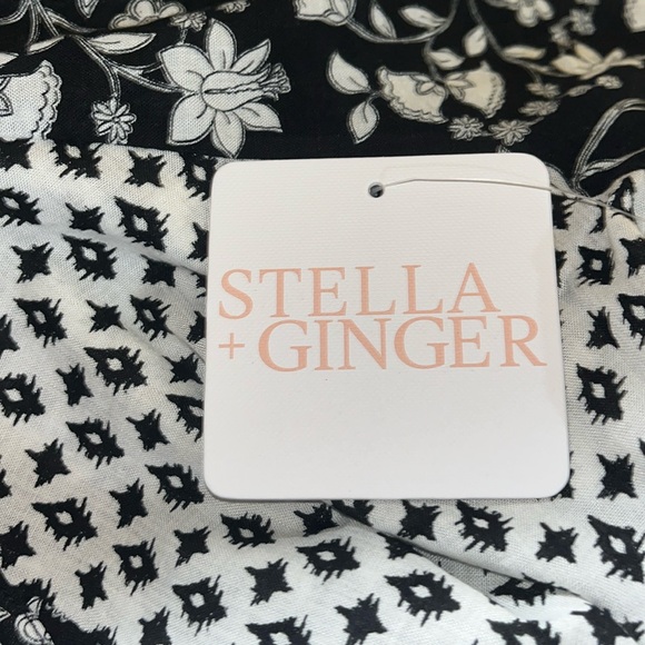 Stella & Ginger Floral Peasant Blouse - Picture 10 of 11